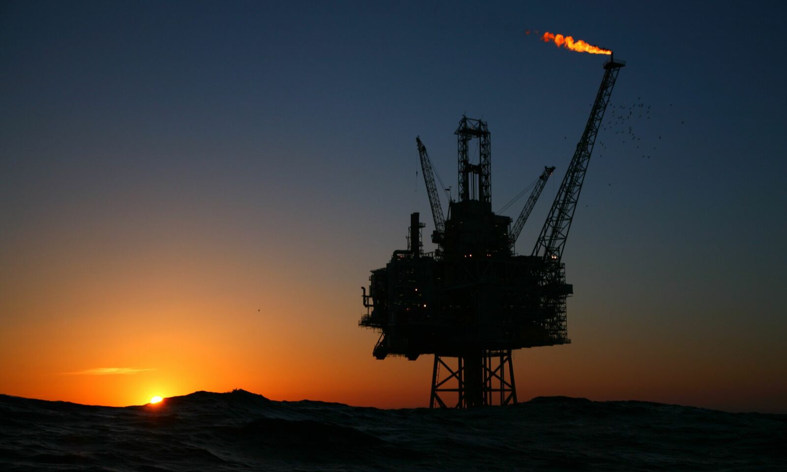 STØRSTE UTSLIPP TIL HAVS: Oseberg i Nordsjøen er ifølge Miljødirektoratets tall oljeplattformen med høyest utslipp av CO2 i Norge. Totalt står olje og gass for 32 prosent av Norges klimagassutslipp (2016), ifølge Miljødirektoratet. Foto: Roger Hardy / Samfoto /NTB Scanpix STØRSTE UTSLIPP TIL HAVS: Oseberg i Nordsjøen er ifølge Miljødirektoratets tall oljeplattformen med høyest utslipp av CO2 i Norge. Totalt står olje og gass for 32 prosent av Norges klimagassutslipp (2016), ifølge Miljødirektoratet. Foto: Roger Hardy / Samfoto /NTB Scanpix