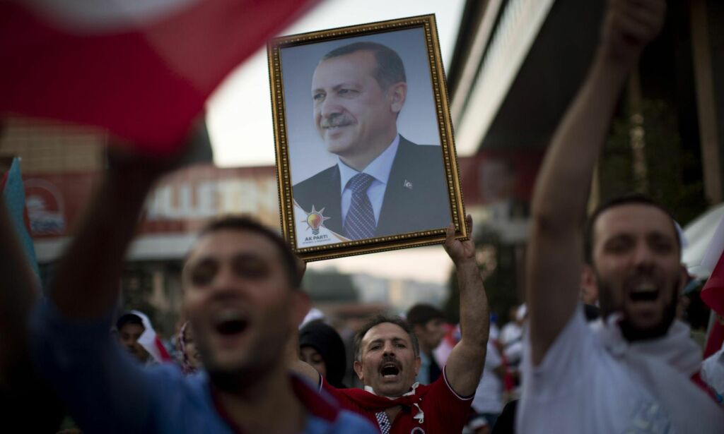 Hyllet og hatet: Slik har Erdogan endret Tyrkia
