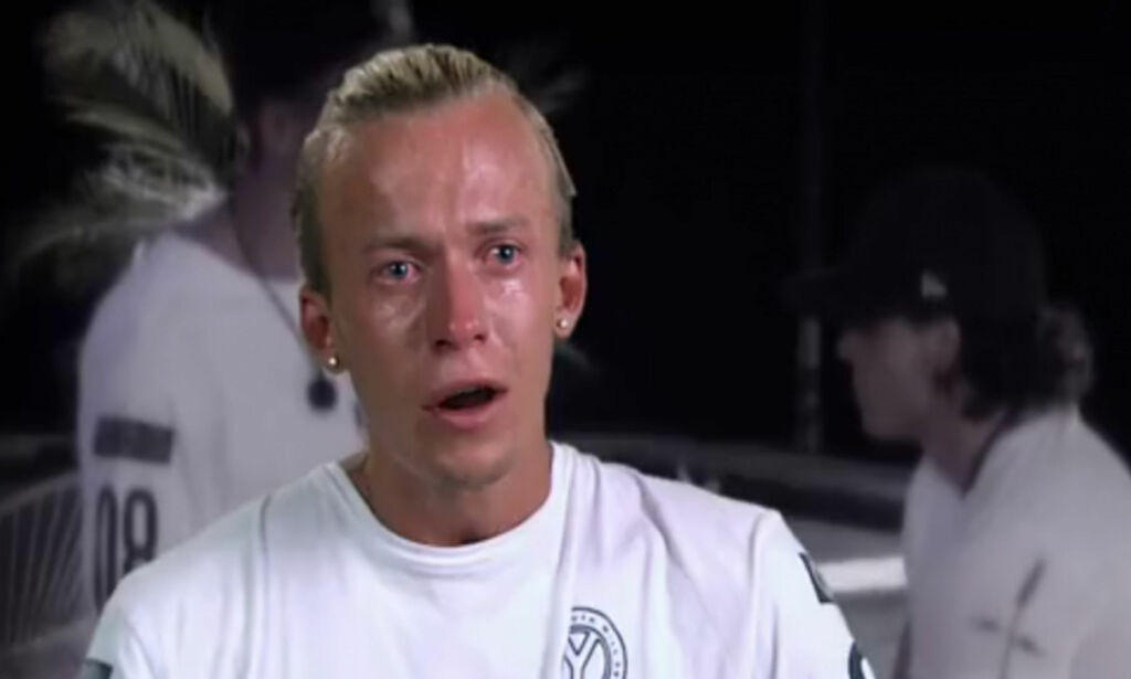 «Paradise»-Carl Aksel etter sjokkexiten: - Jeg klarer ikke snakke