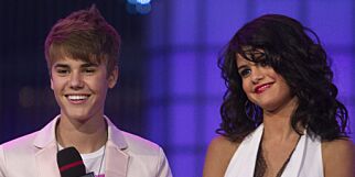   Selena praises Justin Justin 