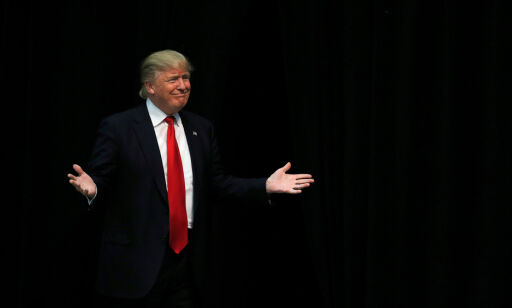 Trump meldte om problemer med stemmemaskinene «across entire country». Det var én «r» for mye