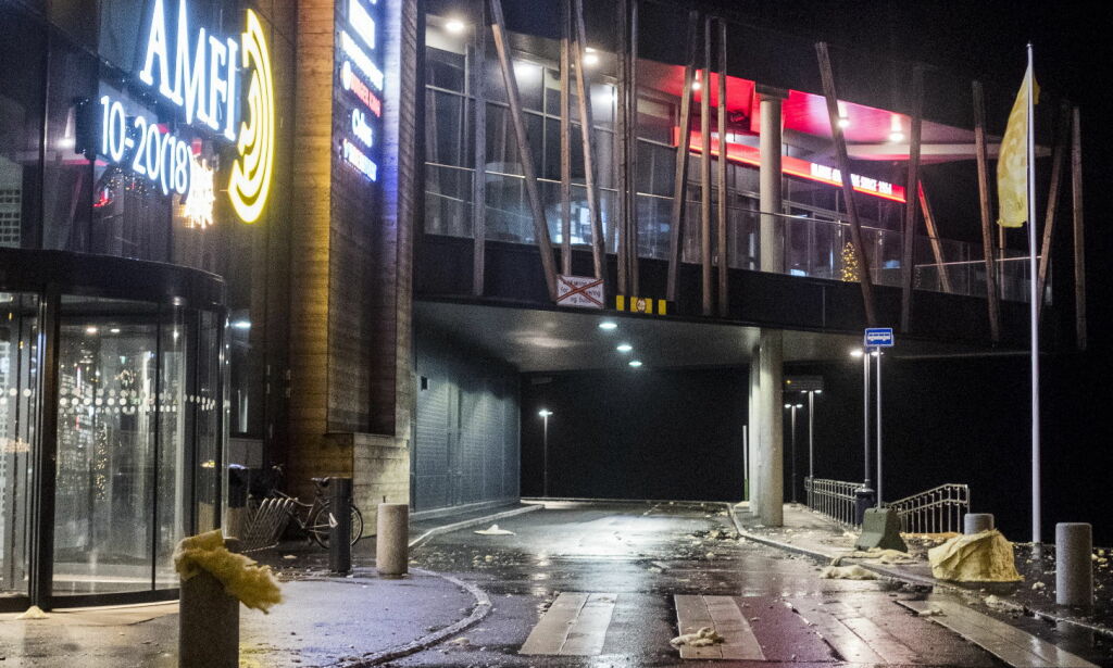 Ekstremværet «Urd» over etter ødeleggelsestokt. Blåste handlesenter-tak til værs