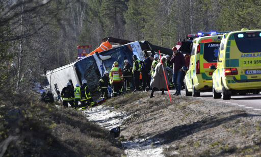 - Det var fullstendig kaos. Det lå skadde barn i veien, i grøfta og ved bussen. Andre gikk rundt i sjokk