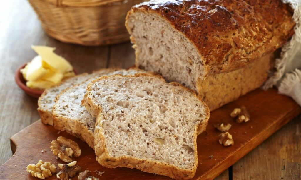 Eltefritt brød med valnøtter