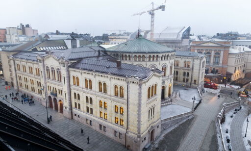 Stortinget samlet til hemmelig terrorsikring-møte. Måtte legge mobilen utenfor