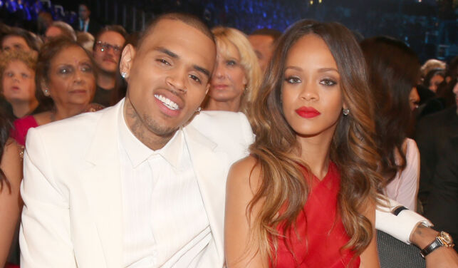 Bildene av en skamslått Rihanna gikk verden rundt. Nå snakker eksen om den skjebnesvangre kvelden