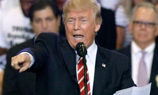 Trump med hardt angrep på media etter Charlottesville-opptøyene:- Forbannet uærlige