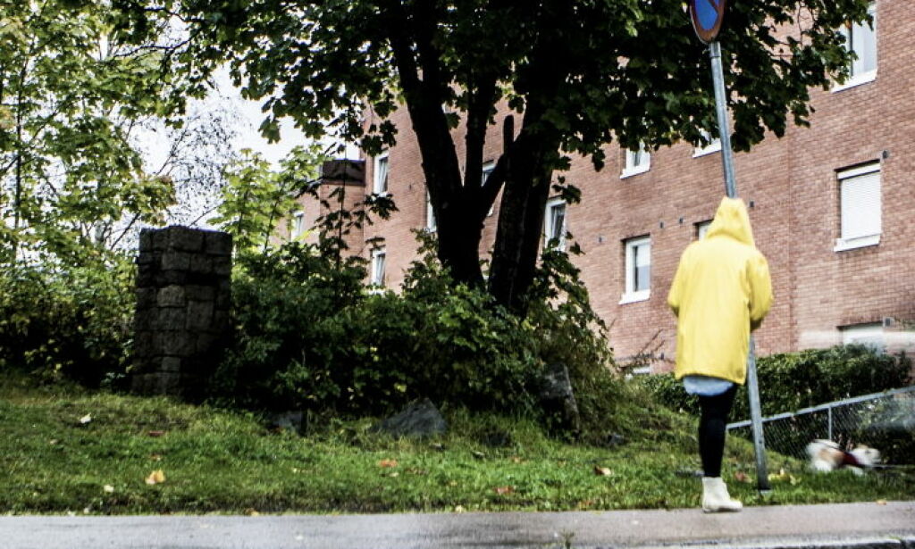 Slik skal 22-åringen ha blitt tvunget i håndjern og truet med å bli gravlagt på et grustak
