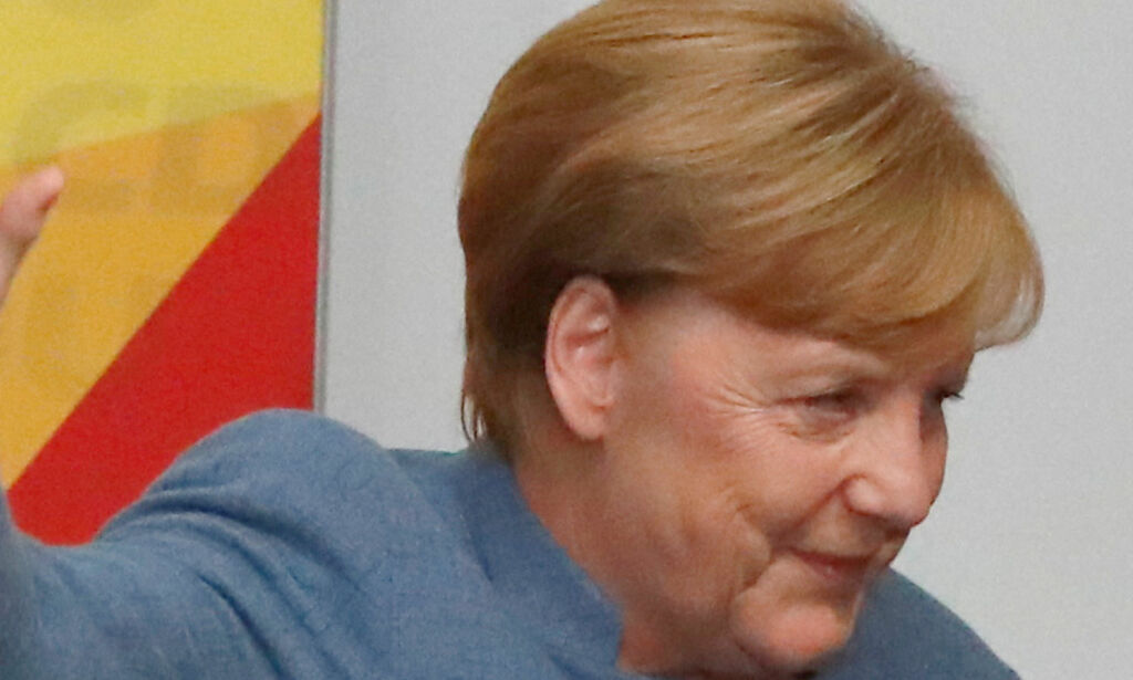 Det politiske jord skjelvet var en lenge forutsagt katastrofe. Like vel ble Merkel tatt på senga