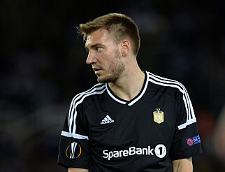 Bendtner kastet pute i hodet på Hareide