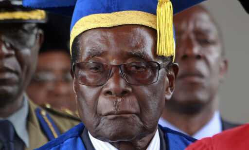 Her dukker Mugabe opp igjen