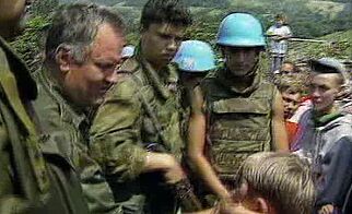 Rett etter gesten begikk «Slakteren fra Srebrenica» et av tidenes verste folkemord