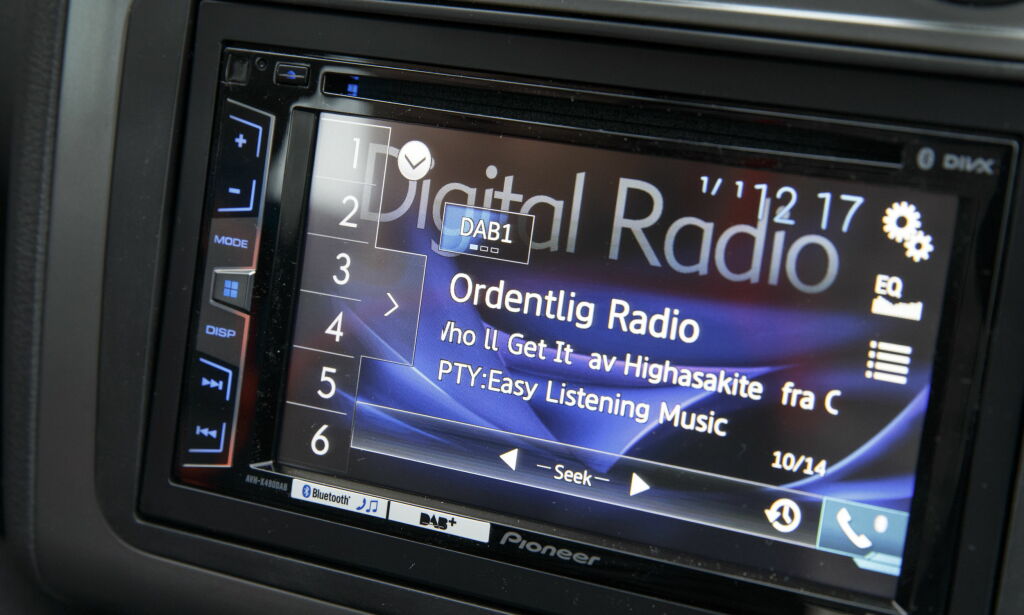 Lyttertallene stuper på radio