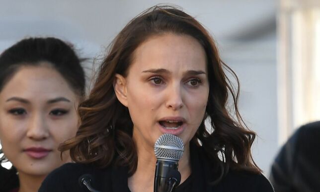 TOPSHOT-US-POLITICS-PROTEST-WOMEN