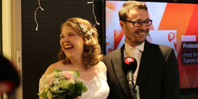 Iselin og Kjetil giftet seg live på radio på alle hjerters dag