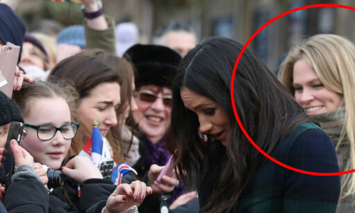 Dukket plutselig opp bak Meghan Markle. Nå skaper hun overskrifter over hele verden