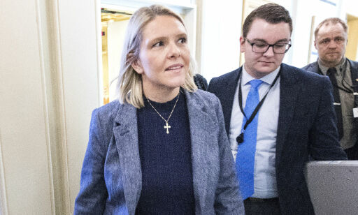 - Ikke akseptabelt at Listhaug bytter departement