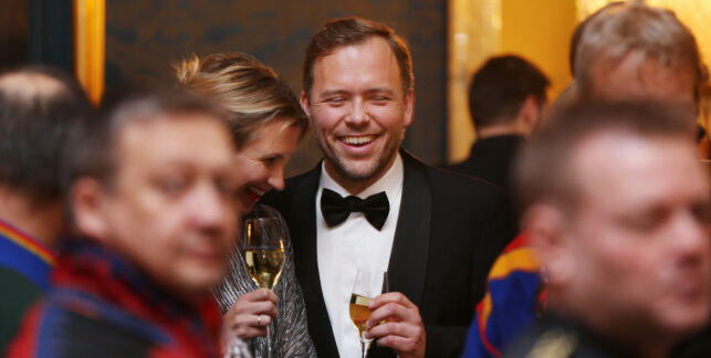 Oslo 20171210.
Nobels fredspris til Den internasjonale kampanjen for forbud mot atomvåpen (ICAN). Gjester ankommer banketten på Grand Hotel lørdag kveld. PÅ bildet Audun Lysbakken (SV). POOL
Foto: Ørn E. Borgen / NTB scanpix