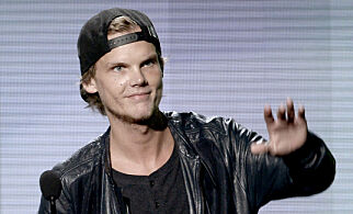 LOS ANGELES, CA - NOVEMBER 24: Musician Avicii accepts the Favorite Electronic Dance Music Artist award onstage during the 2013 American Music Awards at Nokia Theatre L.A. Live on November 24, 2013 in Los Angeles, California. Kevin Winter/Getty Images/AFP
== FOR NEWSPAPERS, INTERNET, TELCOS & TELEVISION USE ONLY ==