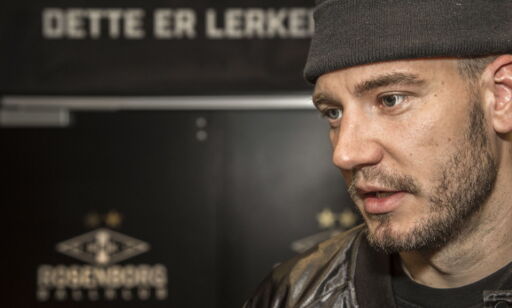 Du spiller i Norge, Bendtner. Fiks det!
