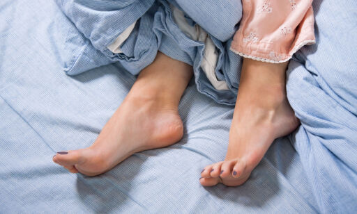 Slik blir du kvitt kilinga i beina når du skal sove