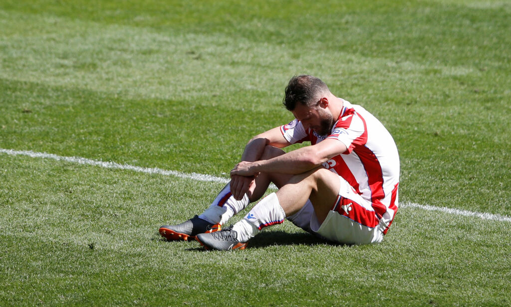 Over og ut etter 10 år: Stoke rykket ned