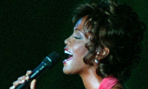 Han fant ut at Whitney Houston skal ha opplevd overgrep. Nå snakker filmskaperen ut