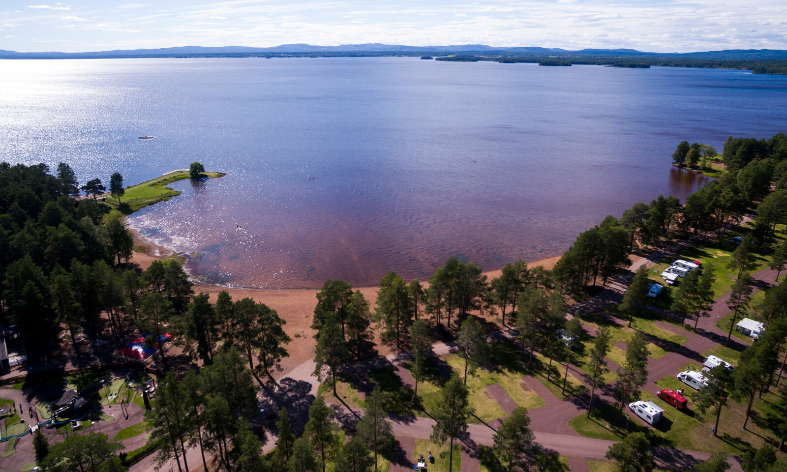 CAMPINGIDYLL: Flott natur og et mangfold av aktiviteter gjør Orsa verdt å besøke. Foto: Orsa Camping CAMPINGIDYLL: Flott natur og et mangfold av aktiviteter gjør Orsa verdt å besøke. Foto: Orsa Camping