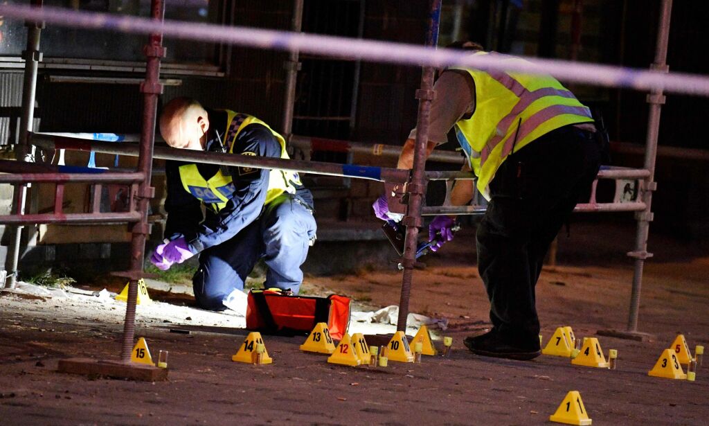 Tre skutt og drept på åpen gate i Malmö