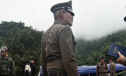 Redningaksjonen i gang i Thailand - 18 dykkere skal hente guttene ut av grotta én og én