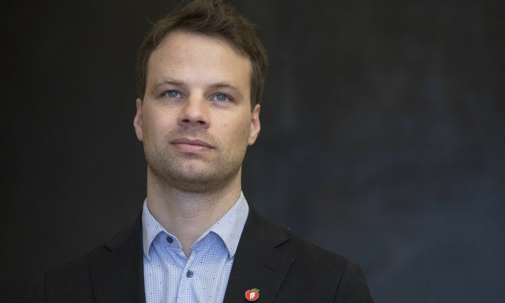 Lokal Frp-politiker beskyldte Erna for landssvik. - Jeg tar det ikke veldig tungt, sier Jon Engen-Helgheim