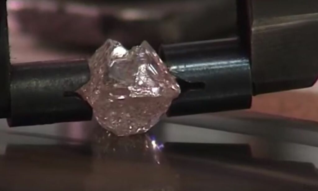 Fant ekstremt sjelden rosa gigantdiamant
