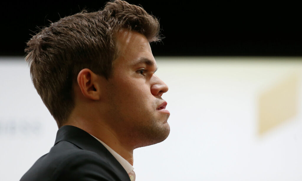 Carlsen leder lynsjakk-VM etter første dag