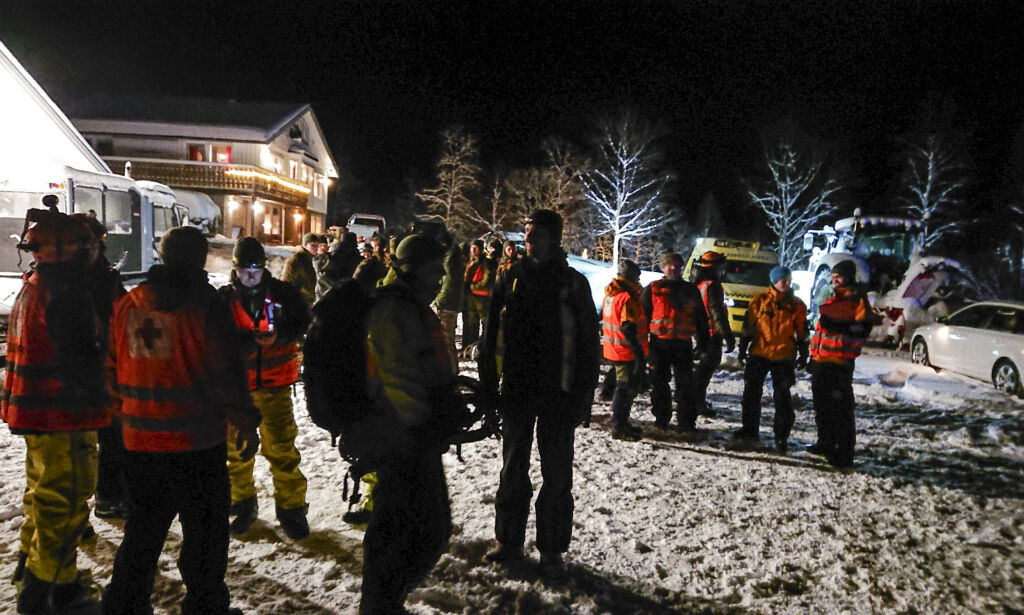 Observert stort snøskred - frykter fire er tatt