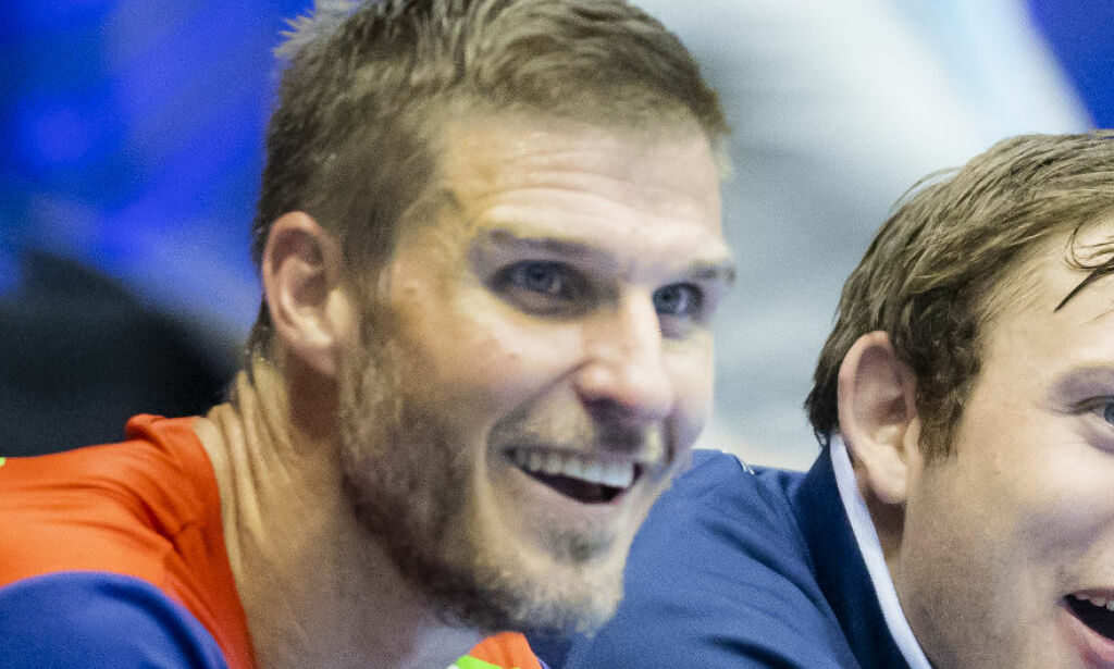 Myrhol roser gesten etter dommerfeil