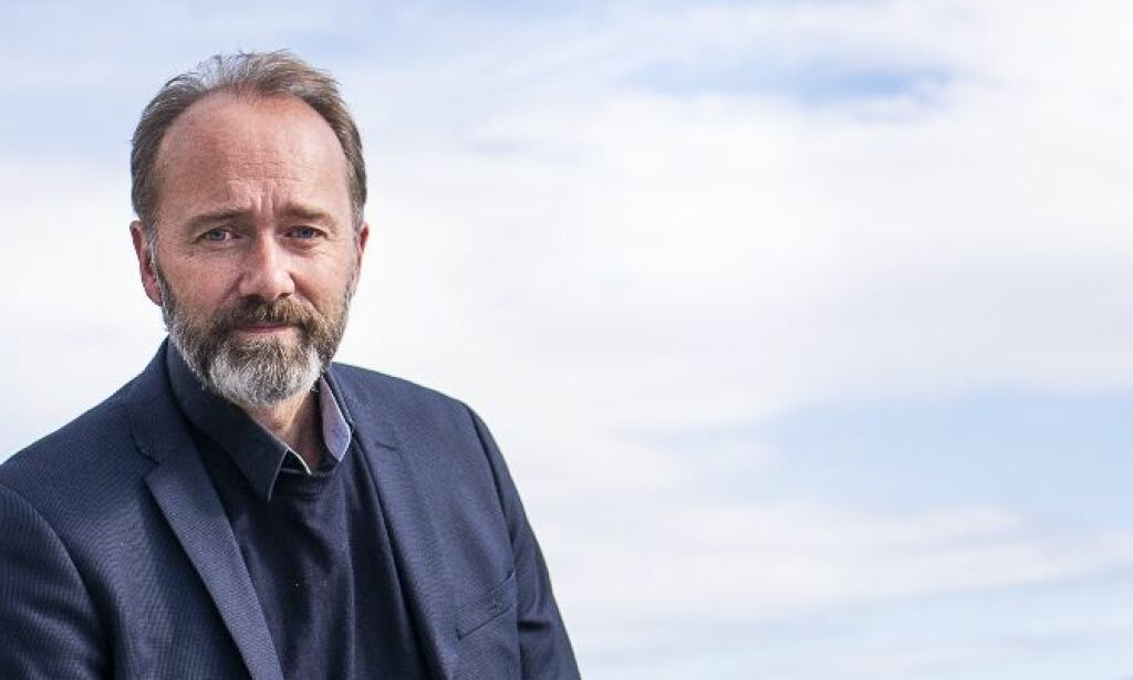 Mens «alle» diskuterer abort, slår Giske alarm om NRK-setning