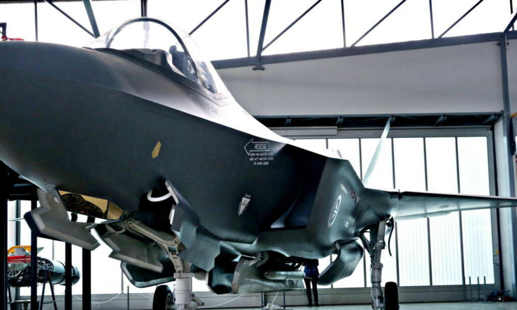 Kjøper F-35 til 260 milliarder: Tviler på om superflyene vil kunne forsvare Norge